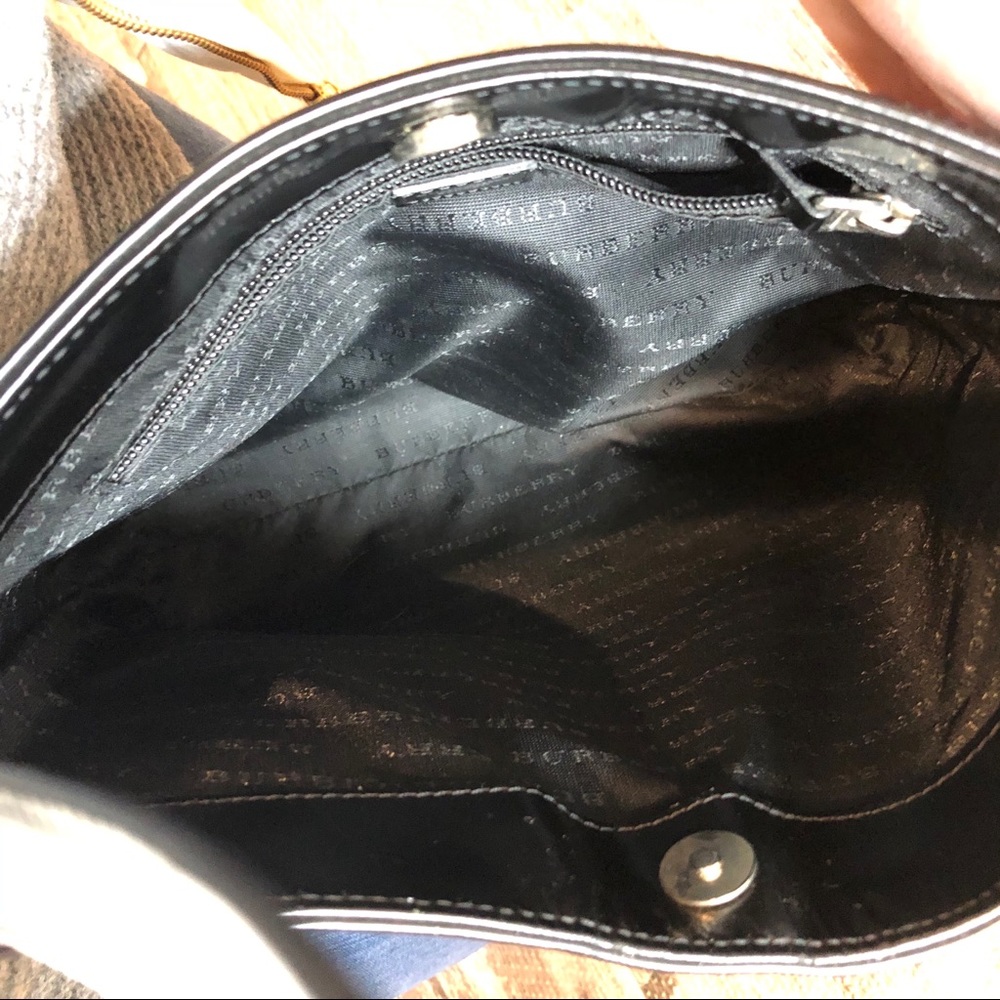 Burberry Beige Plaid Shoulder Bag with Black Trim - Picture 15 of 16